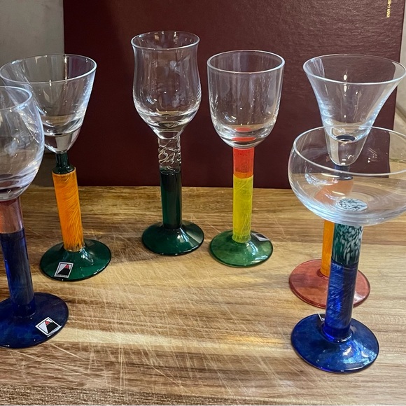 Cordials. Manufactured in Republic of Czech 6 adorable colorful. - Picture 6 of 8